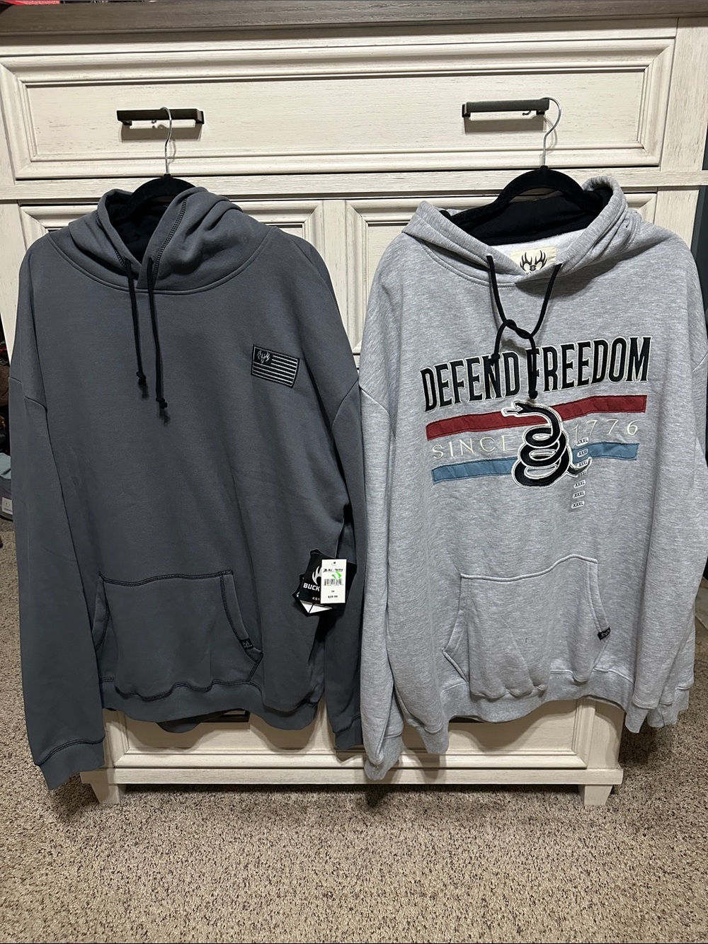 Men's Defend Freedom Graphic Hoodie Sweatshirt - Light Gray